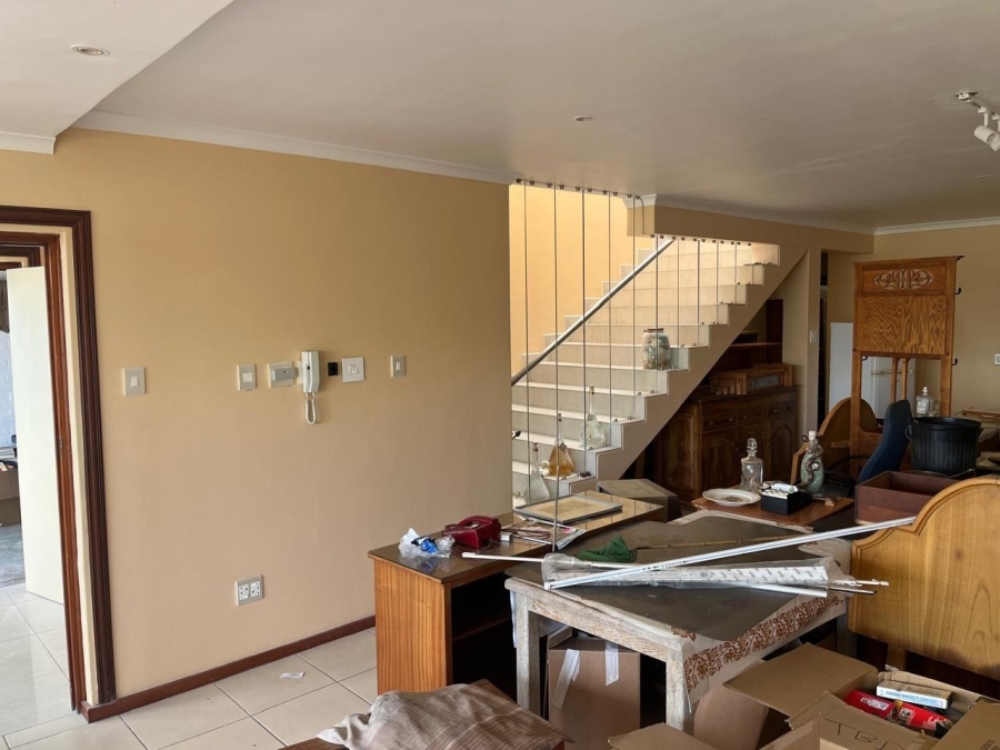 To Let 4 Bedroom Property for Rent in Big Bay Western Cape